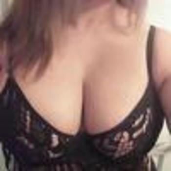 Lissa, 25  female escort, Oakland
