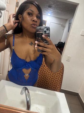 NiNi, 23  female escort, Oakland