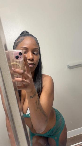 Swan, 20  female escort, Oakland