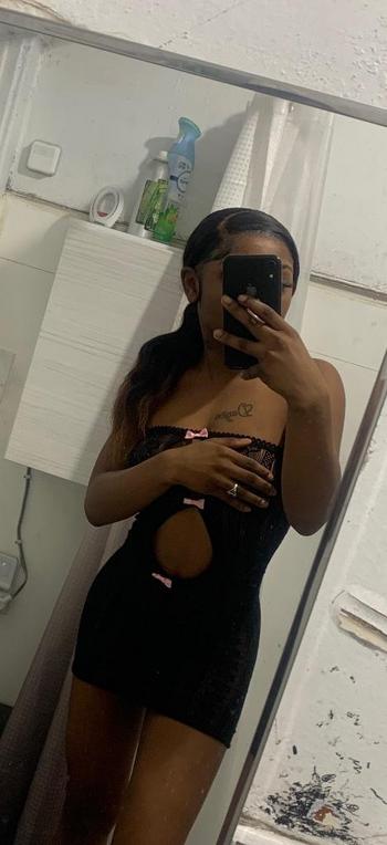 Shay, 23  female escort, Oakland